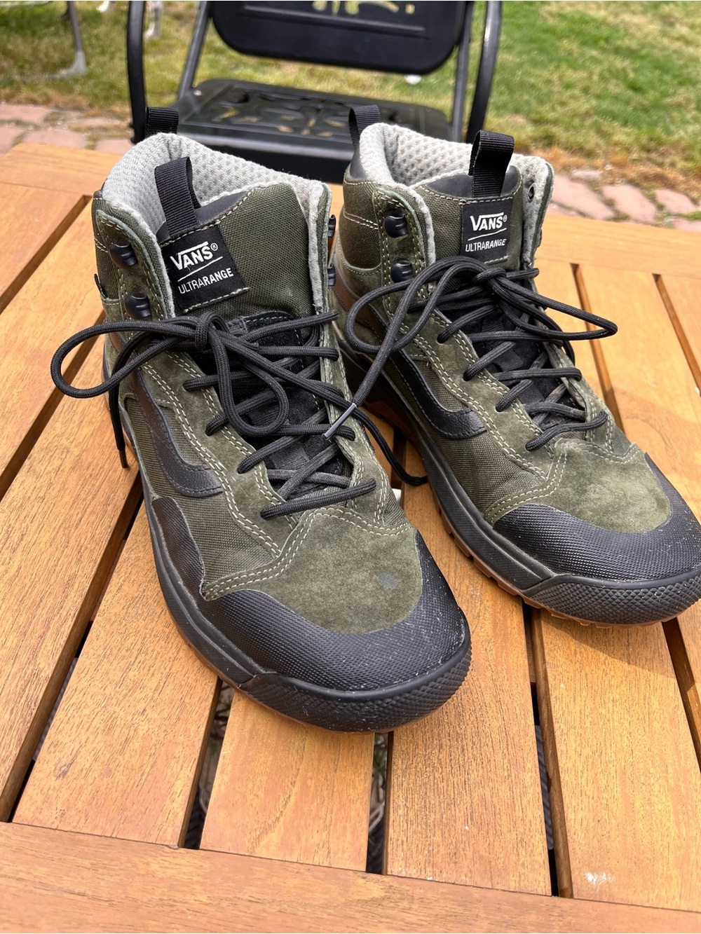 Vans Ultrarange Exo HI MTE High-Top Boots in Olive and Black M/9 W/10.5